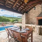 Vila Ivana Mirce